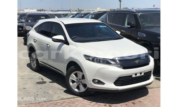 Acheter Import Voiture Toyota Harrier Blanc à Import - Dubai, Grande Comore Acheter Import Voiture Toyota Harrier Blanc à Import - Dubai, Grande Comore