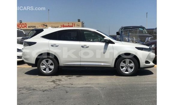 Acheter Import Voiture Toyota Harrier Blanc à Import - Dubai, Grande Comore Acheter Import Voiture Toyota Harrier Blanc à Import - Dubai, Grande Comore