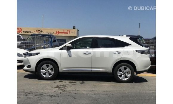 Acheter Import Voiture Toyota Harrier Blanc à Import - Dubai, Grande Comore Acheter Import Voiture Toyota Harrier Blanc à Import - Dubai, Grande Comore