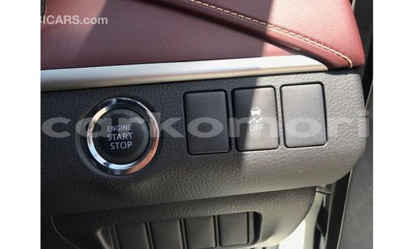 Acheter Import Voiture Toyota Harrier Blanc à Import - Dubai, Grande Comore Acheter Import Voiture Toyota Harrier Blanc à Import - Dubai, Grande Comore