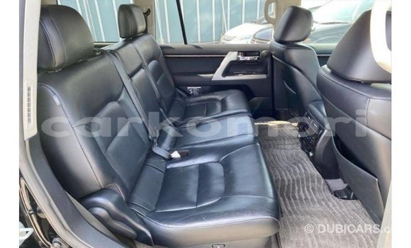 Acheter Import Voiture Toyota Land Cruiser Noir à Import - Dubai, Grande Comore Acheter Import Voiture Toyota Land Cruiser Noir à Import - Dubai, Grande Comore