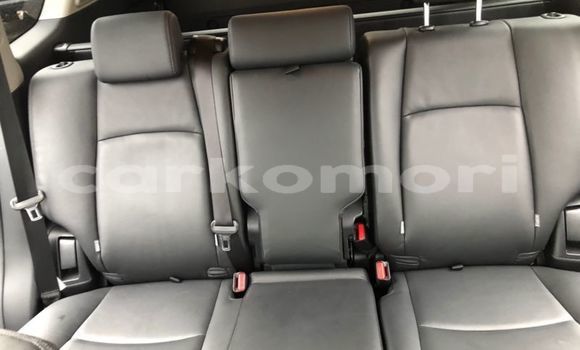 Acheter Occasion Voiture Toyota Land Cruiser Blanc à Moroni, Grande Comore Acheter Occasion Voiture Toyota Land Cruiser Blanc à Moroni, Grande Comore