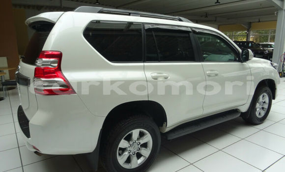 Acheter Occasion Voiture Toyota Land Cruiser Blanc à Moroni, Grande Comore Acheter Occasion Voiture Toyota Land Cruiser Blanc à Moroni, Grande Comore