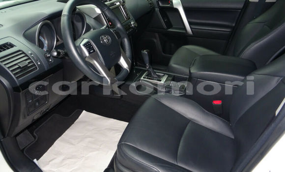 Acheter Occasion Voiture Toyota Land Cruiser Blanc à Moroni, Grande Comore Acheter Occasion Voiture Toyota Land Cruiser Blanc à Moroni, Grande Comore