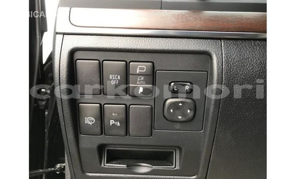Acheter Import Voiture Toyota Land Cruiser Noir à Import - Dubai, Grande Comore Acheter Import Voiture Toyota Land Cruiser Noir à Import - Dubai, Grande Comore