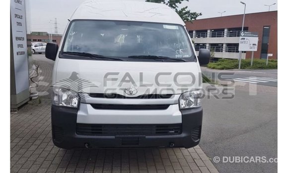 Acheter Import Voiture Toyota Hiace Blanc à Import - Dubai, Grande Comore Acheter Import Voiture Toyota Hiace Blanc à Import - Dubai, Grande Comore