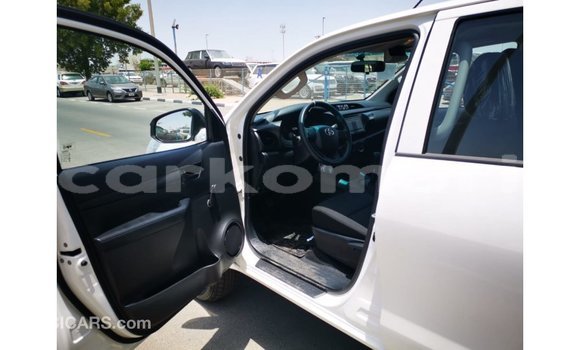 Buy Import Toyota Hilux White Car in Import - Dubai in Great Comore Buy Import Toyota Hilux White Car in Import - Dubai in Great Comore