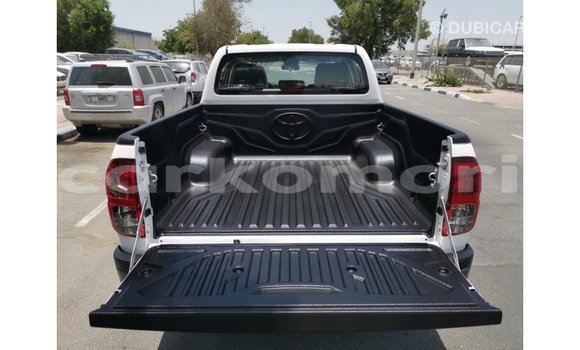 Buy Import Toyota Hilux White Car in Import - Dubai in Great Comore Buy Import Toyota Hilux White Car in Import - Dubai in Great Comore