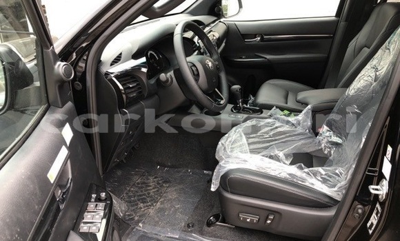 Acheter Occasion Voiture Toyota Hilux Noir à Domoni, Anjouan Acheter Occasion Voiture Toyota Hilux Noir à Domoni, Anjouan