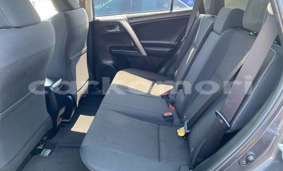 Acheter Occasion Voiture Toyota RAV4 Beige à Mitsamiouli, Njazidja Acheter Occasion Voiture Toyota RAV4 Beige à Mitsamiouli, Njazidja