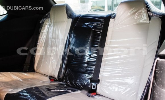 Acheter Import Voiture Dodge Challenger Bleu à Import - Dubai, Grande Comore Acheter Import Voiture Dodge Challenger Bleu à Import - Dubai, Grande Comore