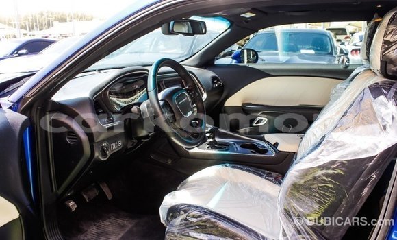 Acheter Import Voiture Dodge Challenger Bleu à Import - Dubai, Grande Comore Acheter Import Voiture Dodge Challenger Bleu à Import - Dubai, Grande Comore
