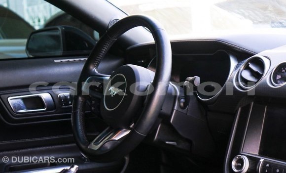 Acheter Import Voiture Ford Mustang Vert à Import - Dubai, Grande Comore Acheter Import Voiture Ford Mustang Vert à Import - Dubai, Grande Comore