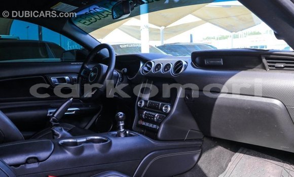 Acheter Import Voiture Ford Mustang Vert à Import - Dubai, Grande Comore Acheter Import Voiture Ford Mustang Vert à Import - Dubai, Grande Comore