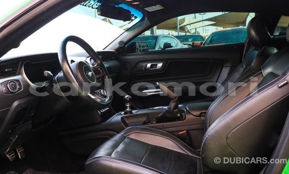Acheter Import Voiture Ford Mustang Vert à Import - Dubai, Grande Comore Acheter Import Voiture Ford Mustang Vert à Import - Dubai, Grande Comore