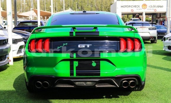 Acheter Import Voiture Ford Mustang Vert à Import - Dubai, Grande Comore Acheter Import Voiture Ford Mustang Vert à Import - Dubai, Grande Comore