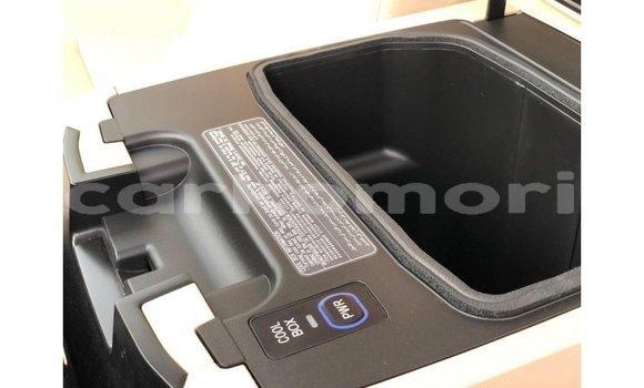 Acheter Import Voiture Toyota Land Cruiser Noir à Import - Dubai, Grande Comore Acheter Import Voiture Toyota Land Cruiser Noir à Import - Dubai, Grande Comore