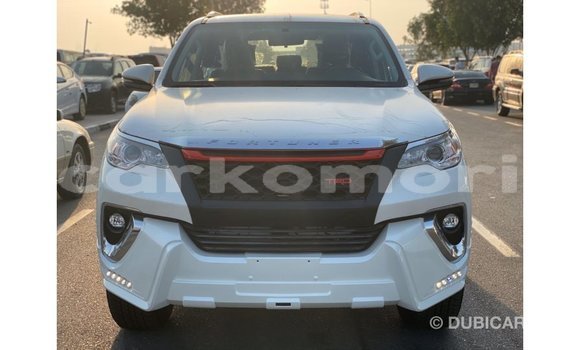 Acheter Import Voiture Toyota Fortuner Blanc à Import - Dubai, Grande Comore Acheter Import Voiture Toyota Fortuner Blanc à Import - Dubai, Grande Comore