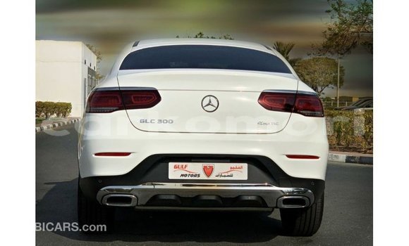 Acheter Import Voiture Mercedes-Benz GLC Blanc à Import - Dubai, Grande Comore Acheter Import Voiture Mercedes-Benz GLC Blanc à Import - Dubai, Grande Comore