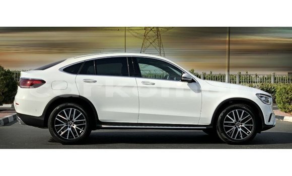 Acheter Import Voiture Mercedes-Benz GLC Blanc à Import - Dubai, Grande Comore Acheter Import Voiture Mercedes-Benz GLC Blanc à Import - Dubai, Grande Comore