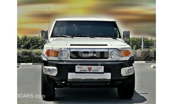 Buy Import Toyota FJ Cruiser White Car in Import - Dubai in Great Comore Buy Import Toyota FJ Cruiser White Car in Import - Dubai in Great Comore