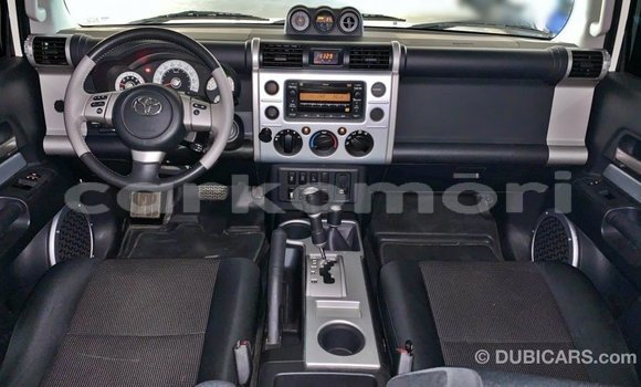 Buy Import Toyota FJ Cruiser White Car in Import - Dubai in Great Comore Buy Import Toyota FJ Cruiser White Car in Import - Dubai in Great Comore