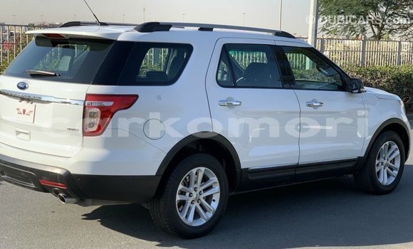Buy Import Ford Explorer White Car in Import - Dubai in Great Comore Buy Import Ford Explorer White Car in Import - Dubai in Great Comore
