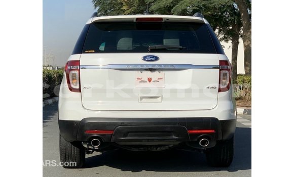 Buy Import Ford Explorer White Car in Import - Dubai in Great Comore Buy Import Ford Explorer White Car in Import - Dubai in Great Comore