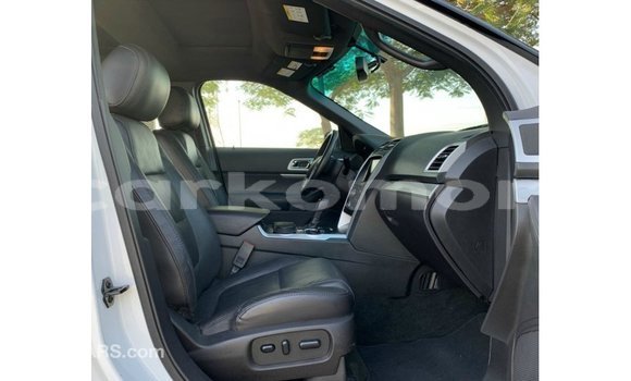 Buy Import Ford Explorer White Car in Import - Dubai in Great Comore Buy Import Ford Explorer White Car in Import - Dubai in Great Comore