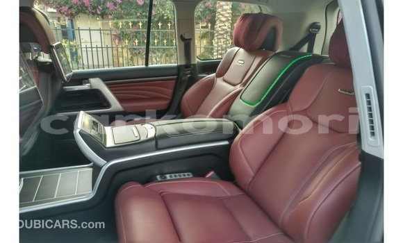 Buy Import Toyota Land Cruiser Black Car in Import - Dubai in Great Comore Buy Import Toyota Land Cruiser Black Car in Import - Dubai in Great Comore
