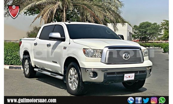Buy Import Toyota Tundra White Car in Import - Dubai in Great Comore