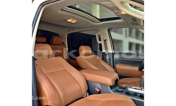 Buy Import Toyota Tundra White Car in Import - Dubai in Great Comore Buy Import Toyota Tundra White Car in Import - Dubai in Great Comore
