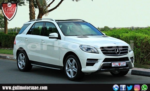 Buy Import Mercedes-Benz 190 White Car in Import - Dubai in Great Comore Buy Import Mercedes-Benz 190 White Car in Import - Dubai in Great Comore