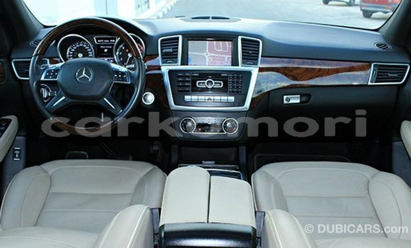 Buy Import Mercedes-Benz 190 White Car in Import - Dubai in Great Comore Buy Import Mercedes-Benz 190 White Car in Import - Dubai in Great Comore