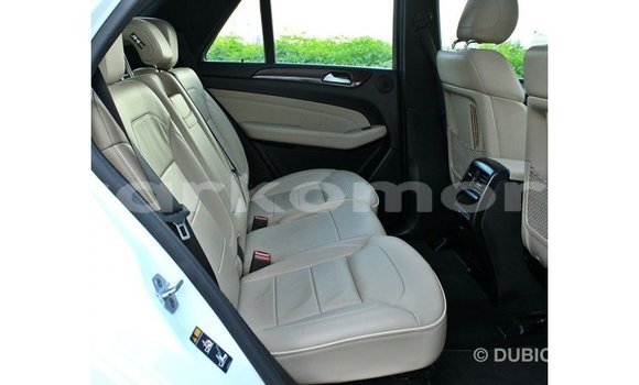 Buy Import Mercedes-Benz 190 White Car in Import - Dubai in Great Comore Buy Import Mercedes-Benz 190 White Car in Import - Dubai in Great Comore