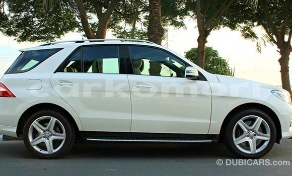 Buy Import Mercedes-Benz 190 White Car in Import - Dubai in Great Comore Buy Import Mercedes-Benz 190 White Car in Import - Dubai in Great Comore