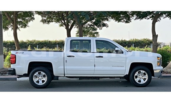 Buy Import Chevrolet Silverado White Car in Import - Dubai in Great Comore Buy Import Chevrolet Silverado White Car in Import - Dubai in Great Comore