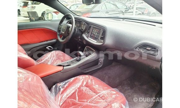 Acheter Import Voiture Dodge Challenger Blanc à Import - Dubai, Grande Comore Acheter Import Voiture Dodge Challenger Blanc à Import - Dubai, Grande Comore
