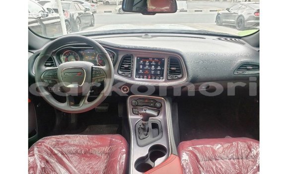 Acheter Import Voiture Dodge Challenger Blanc à Import - Dubai, Grande Comore Acheter Import Voiture Dodge Challenger Blanc à Import - Dubai, Grande Comore