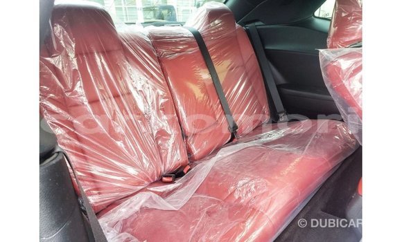 Acheter Import Voiture Dodge Challenger Blanc à Import - Dubai, Grande Comore Acheter Import Voiture Dodge Challenger Blanc à Import - Dubai, Grande Comore