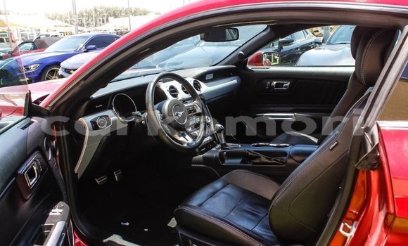 Acheter Import Voiture Ford Mustang Rouge à Import - Dubai, Grande Comore Acheter Import Voiture Ford Mustang Rouge à Import - Dubai, Grande Comore