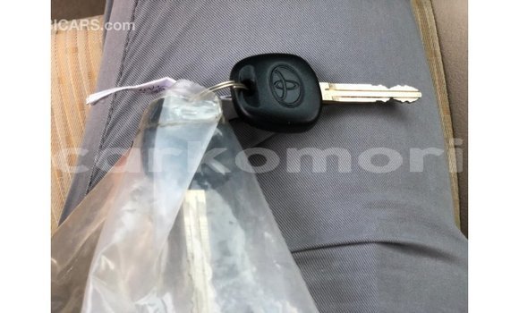 Acheter Import Voiture Toyota Yaris Blanc à Import - Dubai, Grande Comore Acheter Import Voiture Toyota Yaris Blanc à Import - Dubai, Grande Comore