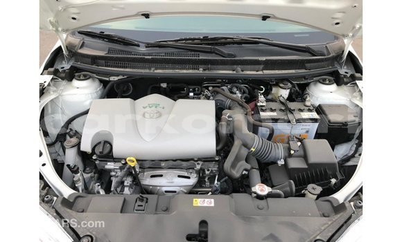 Acheter Import Voiture Toyota Yaris Blanc à Import - Dubai, Grande Comore Acheter Import Voiture Toyota Yaris Blanc à Import - Dubai, Grande Comore