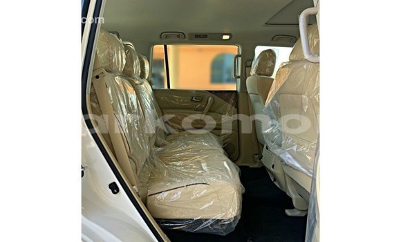 Buy Import Nissan Patrol White Car in Import - Dubai in Great Comore Buy Import Nissan Patrol White Car in Import - Dubai in Great Comore