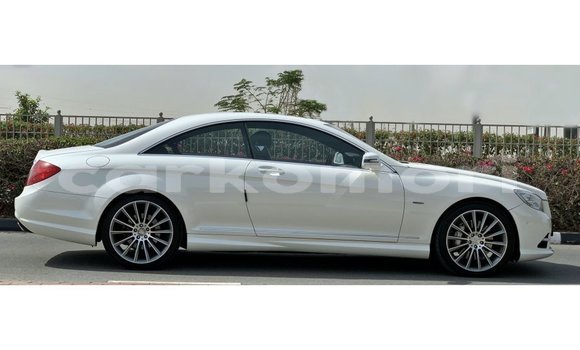 Buy Import Mercedes-Benz 190 White Car in Import - Dubai in Great Comore Buy Import Mercedes-Benz 190 White Car in Import - Dubai in Great Comore