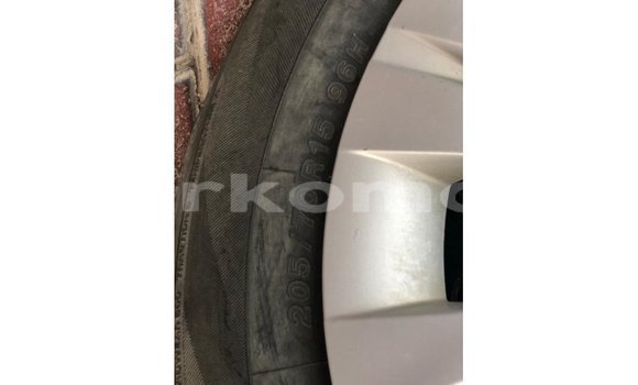 Buy Import Toyota Hilux White Car in Import - Dubai in Great Comore Buy Import Toyota Hilux White Car in Import - Dubai in Great Comore