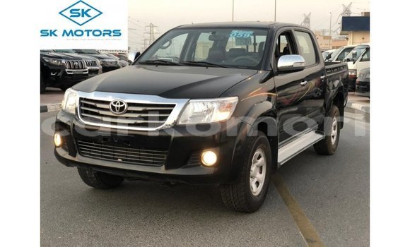 Acheter Import Voiture Toyota Hilux Noir à Import - Dubai, Grande Comore Acheter Import Voiture Toyota Hilux Noir à Import - Dubai, Grande Comore
