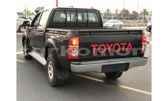 Acheter Import Voiture Toyota Hilux Noir à Import - Dubai, Grande Comore Acheter Import Voiture Toyota Hilux Noir à Import - Dubai, Grande Comore