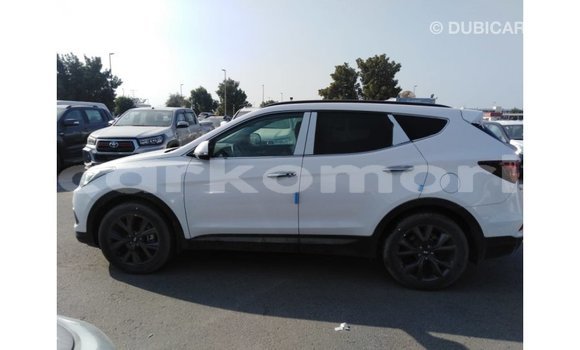Buy Import Hyundai Santa Fe White Car in Import - Dubai in Great Comore Buy Import Hyundai Santa Fe White Car in Import - Dubai in Great Comore