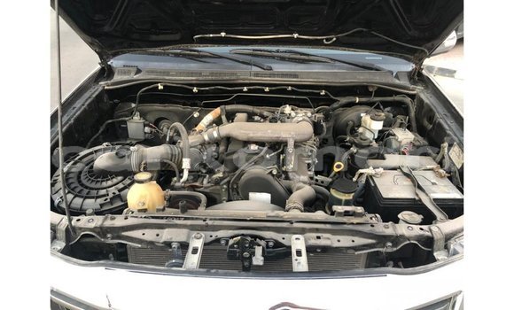 Acheter Import Voiture Toyota Hilux Noir à Import - Dubai, Grande Comore Acheter Import Voiture Toyota Hilux Noir à Import - Dubai, Grande Comore